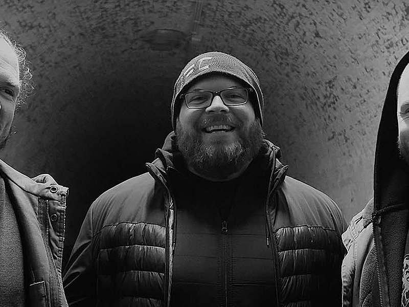 BEGGING FOR INCEST Photo