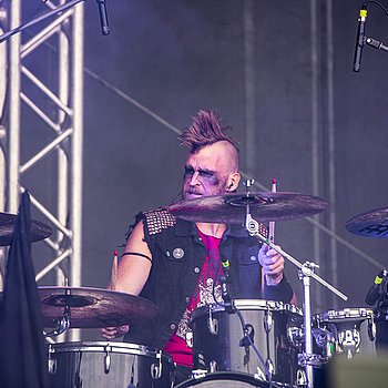 P.S:O:A Gallerie 2022 Bands & Impressionen Nova Rizal