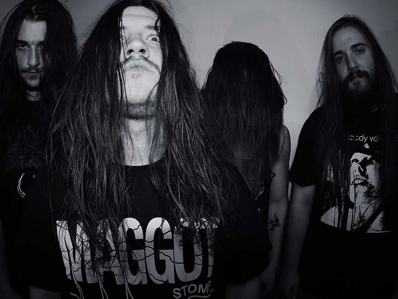 200 STAB WOUNDS Photo